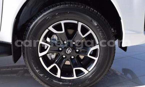 Acheter Occasion Voiture Toyota Hilux Blanc à Bulembu, Hhohho Acheter Occasion Voiture Toyota Hilux Blanc à Bulembu, Hhohho
