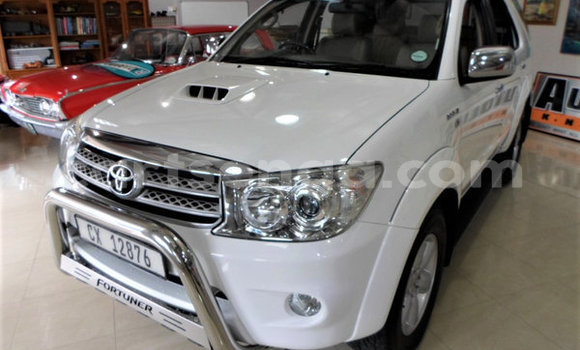 Acheter Occasion Voiture Toyota Fortuner Blanc à Ezulwini, Hhohho Acheter Occasion Voiture Toyota Fortuner Blanc à Ezulwini, Hhohho
