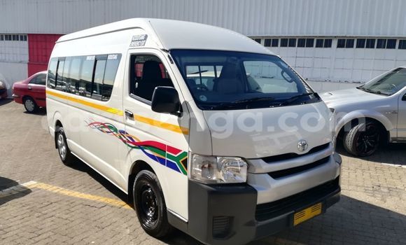 Nunua Ilio tumika Toyota Avanza White Gari ndani ya Ezulwini nchini Hhohho Nunua Ilio tumika Toyota Avanza White Gari ndani ya Ezulwini nchini Hhohho