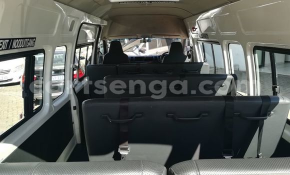 Nunua Ilio tumika Toyota Avanza White Gari ndani ya Ezulwini nchini Hhohho Nunua Ilio tumika Toyota Avanza White Gari ndani ya Ezulwini nchini Hhohho