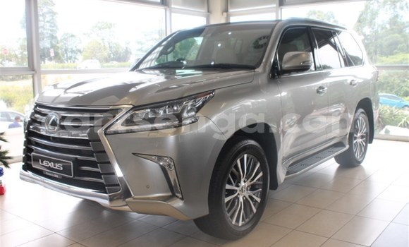 Acheter Occasion Voiture Lexus LX 570 Gris à Hlatikulu, Shiselweni District Acheter Occasion Voiture Lexus LX 570 Gris à Hlatikulu, Shiselweni District