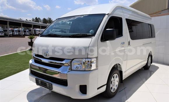 Buy Used Toyota T100 White Car in Ezulwini in Hhohho Buy Used Toyota T100 White Car in Ezulwini in Hhohho