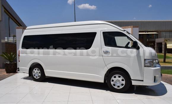 Buy Used Toyota T100 White Car in Ezulwini in Hhohho Buy Used Toyota T100 White Car in Ezulwini in Hhohho