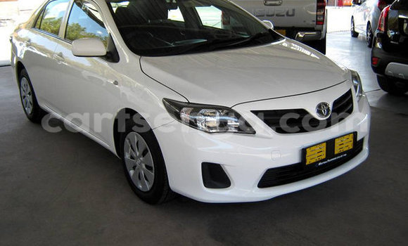 Nunua Ilio tumika Toyota Hilux White Gari ndani ya Ezulwini nchini Hhohho Nunua Ilio tumika Toyota Hilux White Gari ndani ya Ezulwini nchini Hhohho