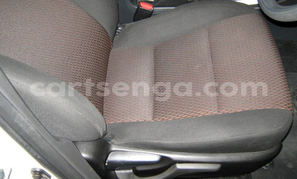 Nunua Ilio tumika Toyota Hilux White Gari ndani ya Ezulwini nchini Hhohho Nunua Ilio tumika Toyota Hilux White Gari ndani ya Ezulwini nchini Hhohho