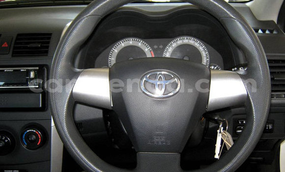 Nunua Ilio tumika Toyota Hilux White Gari ndani ya Ezulwini nchini Hhohho Nunua Ilio tumika Toyota Hilux White Gari ndani ya Ezulwini nchini Hhohho