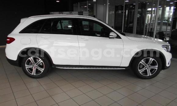 Acheter Occasion Voiture Mercedes‒Benz AMG GLC Blanc à Manzini, Manzini Acheter Occasion Voiture Mercedes‒Benz AMG GLC Blanc à Manzini, Manzini