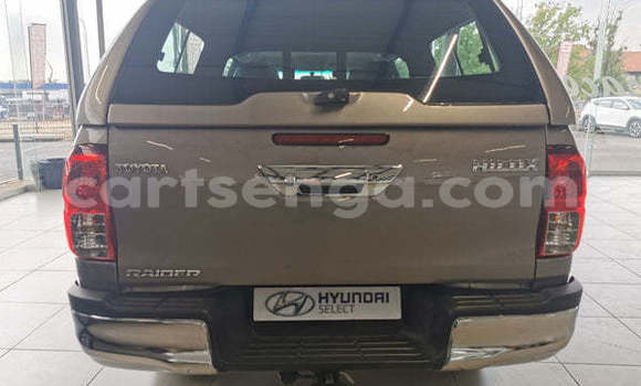 Nunua Ilio tumika Toyota Hilux Silver Gari ndani ya Bulembu nchini Hhohho Nunua Ilio tumika Toyota Hilux Silver Gari ndani ya Bulembu nchini Hhohho