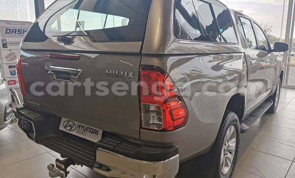 Nunua Ilio tumika Toyota Hilux Silver Gari ndani ya Bulembu nchini Hhohho Nunua Ilio tumika Toyota Hilux Silver Gari ndani ya Bulembu nchini Hhohho