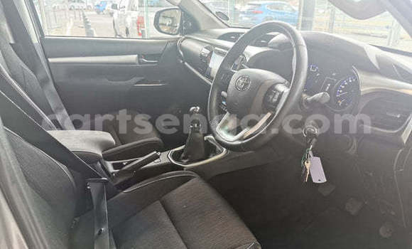 Nunua Ilio tumika Toyota Hilux Silver Gari ndani ya Bulembu nchini Hhohho Nunua Ilio tumika Toyota Hilux Silver Gari ndani ya Bulembu nchini Hhohho