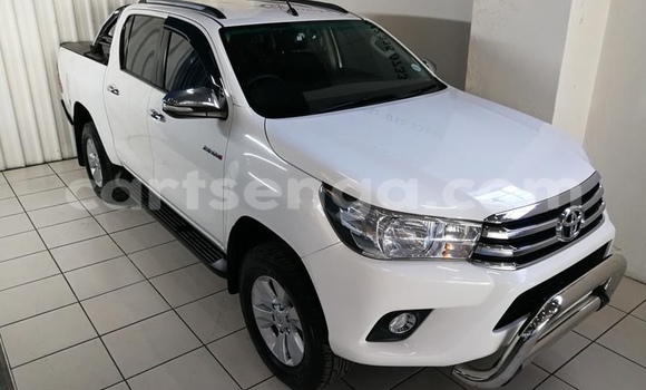 Buy Used Toyota Hilux White Car in Big Bend in Lubombo District Buy Used Toyota Hilux White Car in Big Bend in Lubombo District