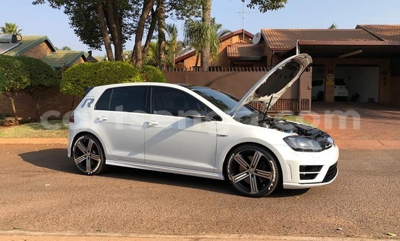Buy Used Volkswagen Golf R White Car in Mbabane in Manzini Buy Used Volkswagen Golf R White Car in Mbabane in Manzini