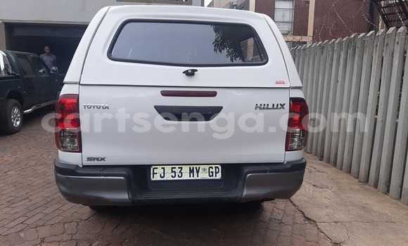 Buy Used Toyota Hilux White Car in Big Bend in Lubombo Buy Used Toyota Hilux White Car in Big Bend in Lubombo