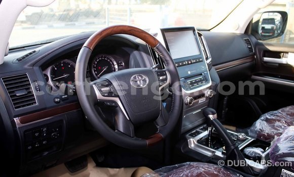 Nunua Imported Toyota Land Cruiser Black Gari ndani ya Import - Dubai nchini Hhohho Nunua Imported Toyota Land Cruiser Black Gari ndani ya Import - Dubai nchini Hhohho