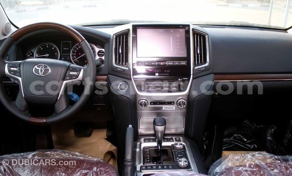Nunua Imported Toyota Land Cruiser Black Gari ndani ya Import - Dubai nchini Hhohho Nunua Imported Toyota Land Cruiser Black Gari ndani ya Import - Dubai nchini Hhohho