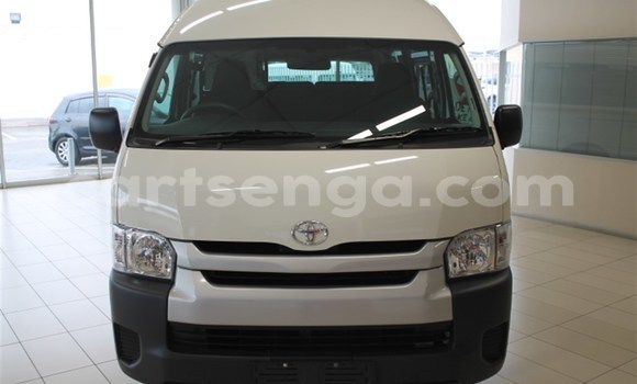 Buy Used Toyota Hiace White Car in Big Bend in Lubombo Buy Used Toyota Hiace White Car in Big Bend in Lubombo