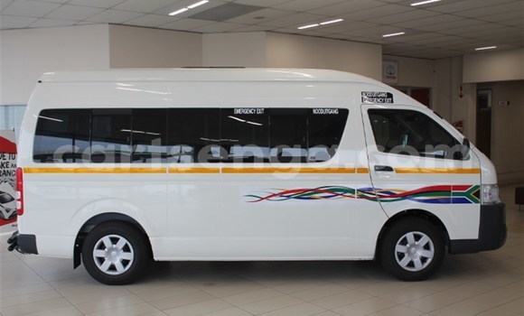 Buy Used Toyota Hiace White Car in Big Bend in Lubombo Buy Used Toyota Hiace White Car in Big Bend in Lubombo