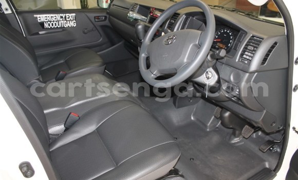 Buy Used Toyota Hiace White Car in Big Bend in Lubombo Buy Used Toyota Hiace White Car in Big Bend in Lubombo