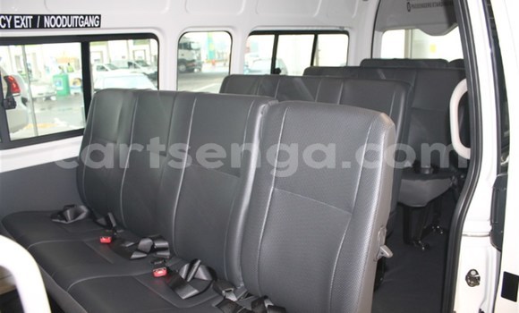 Buy Used Toyota Hiace White Car in Big Bend in Lubombo Buy Used Toyota Hiace White Car in Big Bend in Lubombo