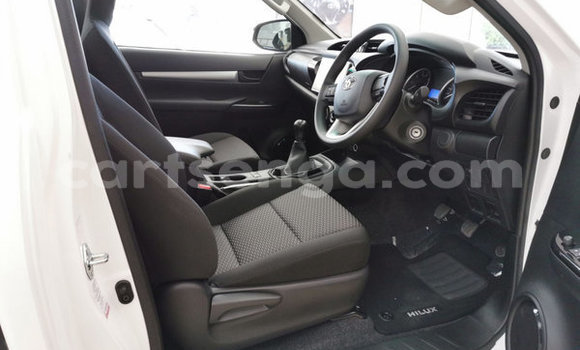 Nunua Ilio tumika Toyota Hilux White Gari ndani ya Bulembu nchini Hhohho Nunua Ilio tumika Toyota Hilux White Gari ndani ya Bulembu nchini Hhohho