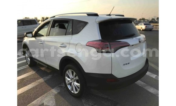 Buy Import Toyota 4Runner White Car in Import - Dubai in Hhohho Buy Import Toyota 4Runner White Car in Import - Dubai in Hhohho