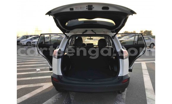 Buy Import Toyota 4Runner White Car in Import - Dubai in Hhohho Buy Import Toyota 4Runner White Car in Import - Dubai in Hhohho