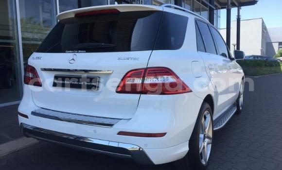 Buy Used Mercedes‒Benz ML–Class White Car in Mbabane in Manzini Buy Used Mercedes‒Benz ML–Class White Car in Mbabane in Manzini