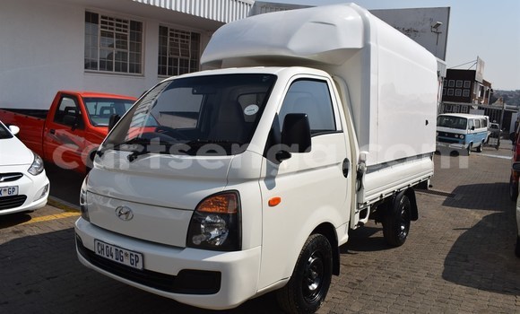 Acheter Occasion Voiture Hyundai H1 Blanc à Manzini, Manzini Acheter Occasion Voiture Hyundai H1 Blanc à Manzini, Manzini