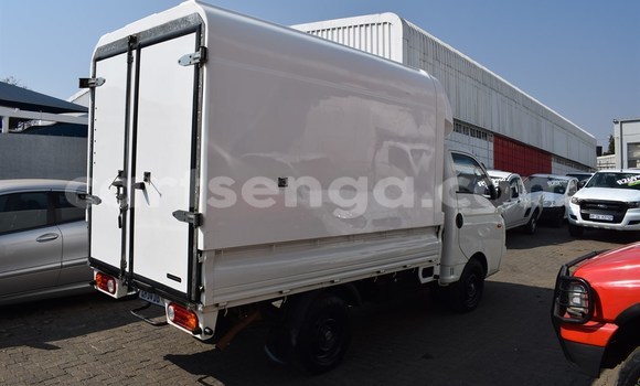 Acheter Occasion Voiture Hyundai H1 Blanc à Manzini, Manzini Acheter Occasion Voiture Hyundai H1 Blanc à Manzini, Manzini