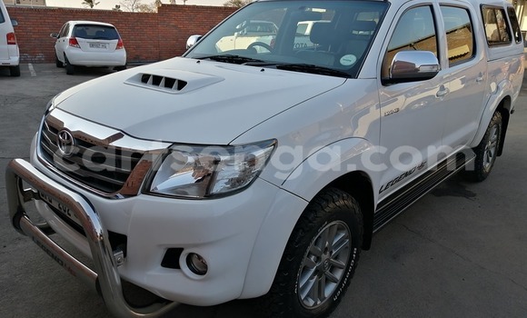 Buy Used Toyota Hilux White Car in Big Bend in Lubombo District Buy Used Toyota Hilux White Car in Big Bend in Lubombo District