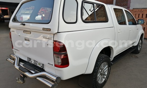 Buy Used Toyota Hilux White Car in Big Bend in Lubombo District Buy Used Toyota Hilux White Car in Big Bend in Lubombo District