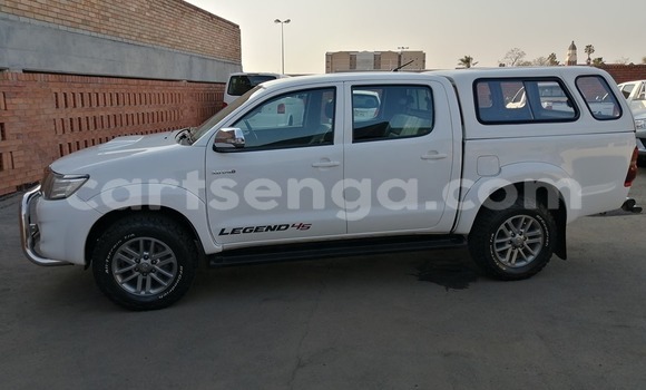 Buy Used Toyota Hilux White Car in Big Bend in Lubombo District Buy Used Toyota Hilux White Car in Big Bend in Lubombo District