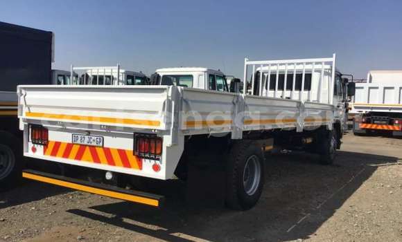 Acheter Occasion Utilitaire Nissan UD Blanc à Bulembu, Hhohho Acheter Occasion Utilitaire Nissan UD Blanc à Bulembu, Hhohho