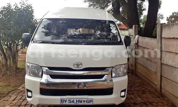 Buy Used Toyota Pickup White Car in Big Bend in Lubombo District Buy Used Toyota Pickup White Car in Big Bend in Lubombo District
