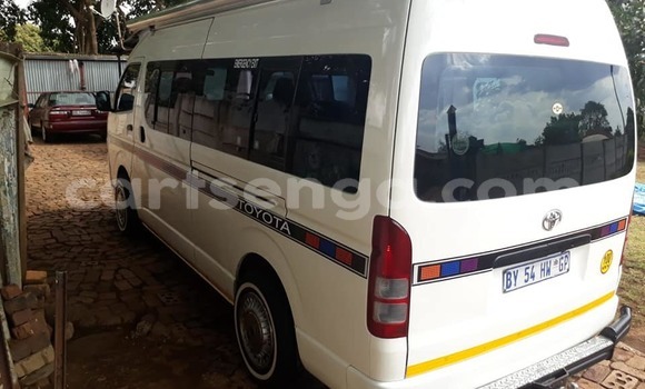 Buy Used Toyota Pickup White Car in Big Bend in Lubombo District Buy Used Toyota Pickup White Car in Big Bend in Lubombo District