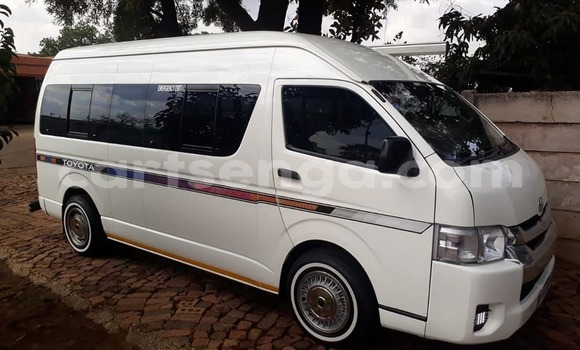 Buy Used Toyota Pickup White Car in Big Bend in Lubombo District Buy Used Toyota Pickup White Car in Big Bend in Lubombo District