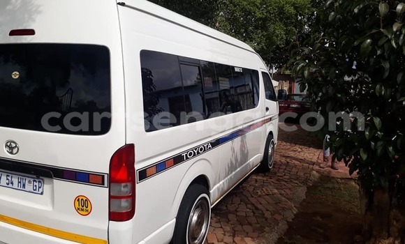 Buy Used Toyota Pickup White Car in Big Bend in Lubombo District Buy Used Toyota Pickup White Car in Big Bend in Lubombo District