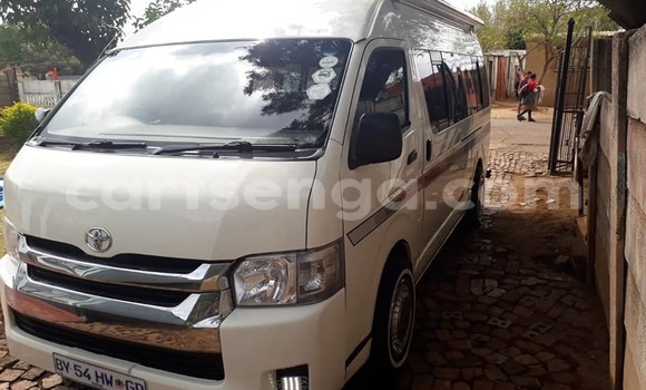 Buy Used Toyota Pickup White Car in Big Bend in Lubombo District Buy Used Toyota Pickup White Car in Big Bend in Lubombo District