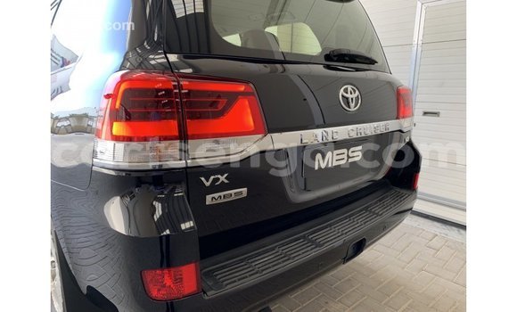 Nunua Imported Toyota Land Cruiser Black Gari ndani ya Import - Dubai nchini Hhohho Nunua Imported Toyota Land Cruiser Black Gari ndani ya Import - Dubai nchini Hhohho