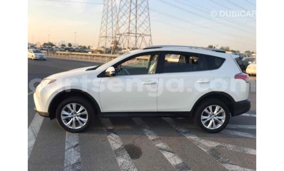 Buy Import Toyota 4Runner White Car in Import - Dubai in Hhohho Buy Import Toyota 4Runner White Car in Import - Dubai in Hhohho