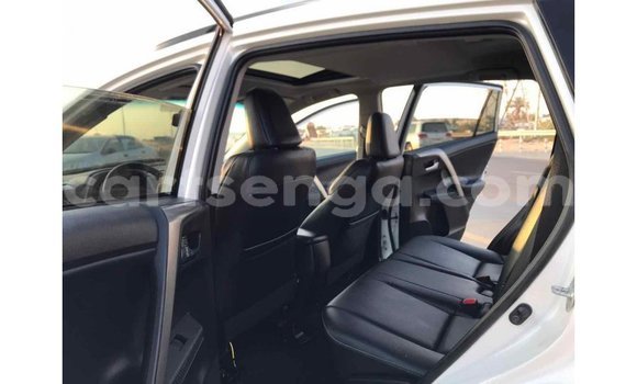 Buy Import Toyota 4Runner White Car in Import - Dubai in Hhohho Buy Import Toyota 4Runner White Car in Import - Dubai in Hhohho