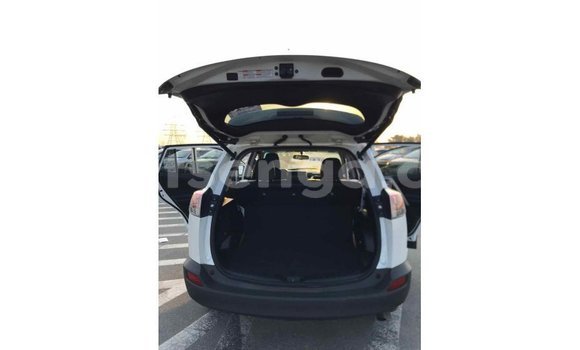 Buy Import Toyota 4Runner White Car in Import - Dubai in Hhohho Buy Import Toyota 4Runner White Car in Import - Dubai in Hhohho