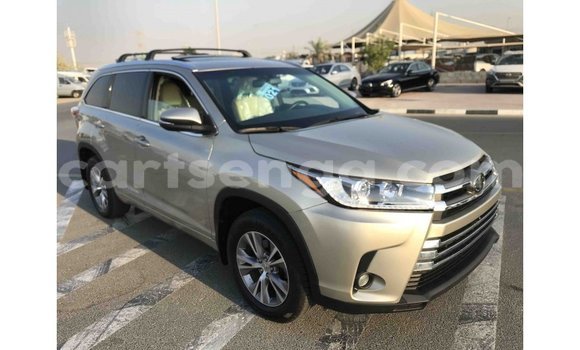 Buy Import Toyota Highlander Other Car in Import - Dubai in Hhohho Buy Import Toyota Highlander Other Car in Import - Dubai in Hhohho