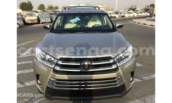 Buy Import Toyota Highlander Other Car in Import - Dubai in Hhohho Buy Import Toyota Highlander Other Car in Import - Dubai in Hhohho