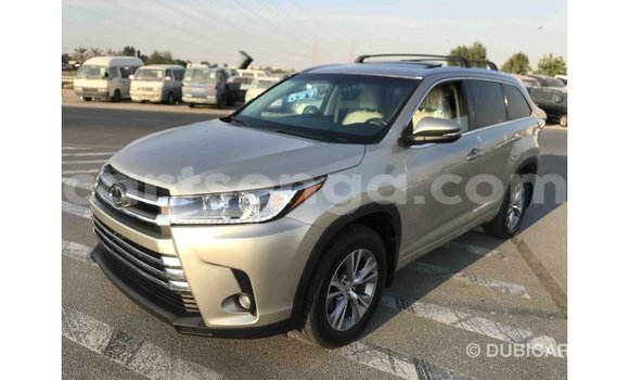 Buy Import Toyota Highlander Other Car in Import - Dubai in Hhohho Buy Import Toyota Highlander Other Car in Import - Dubai in Hhohho
