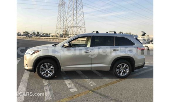 Buy Import Toyota Highlander Other Car in Import - Dubai in Hhohho Buy Import Toyota Highlander Other Car in Import - Dubai in Hhohho