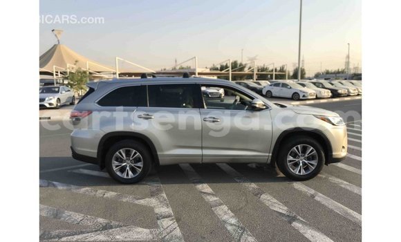 Buy Import Toyota Highlander Other Car in Import - Dubai in Hhohho Buy Import Toyota Highlander Other Car in Import - Dubai in Hhohho