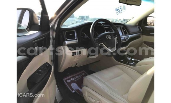 Buy Import Toyota Highlander Other Car in Import - Dubai in Hhohho Buy Import Toyota Highlander Other Car in Import - Dubai in Hhohho