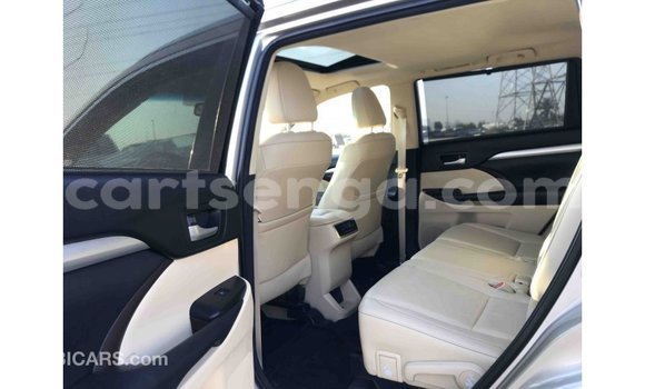 Buy Import Toyota Highlander Other Car in Import - Dubai in Hhohho Buy Import Toyota Highlander Other Car in Import - Dubai in Hhohho
