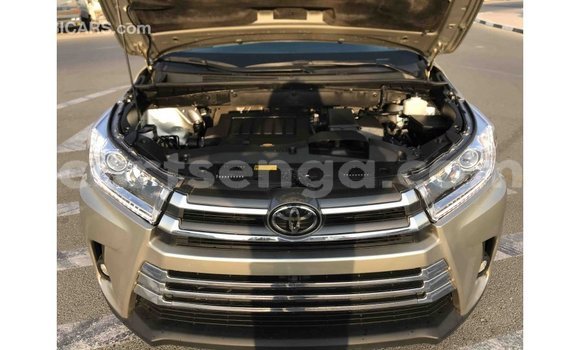 Buy Import Toyota Highlander Other Car in Import - Dubai in Hhohho Buy Import Toyota Highlander Other Car in Import - Dubai in Hhohho